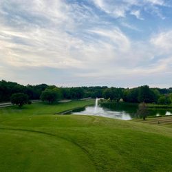 The Brute Golf Course at Grand Geneva - Hole 17 - Elevated tee box