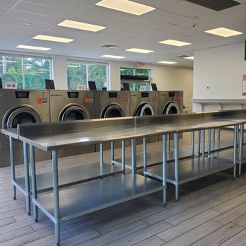 Spritzy Laundromat - Folding tables and xtra large washing machines - Laundromat Near Me - Jacksonville, Florida Spritzy Laundromat - Folding tables and xtra large washing machines - Laundromat Near Me - Jacksonville, Florida