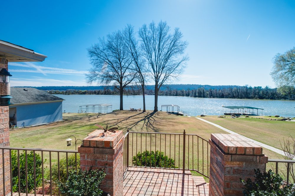 LINDA SANDERS CRYELEIKE REALTORS 11600 Kanis Rd, Little Rock, AR