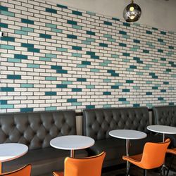 B Poke - Dining room