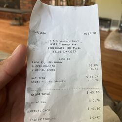 Western Bowl - Receipt saying I paid with a credit card! I DID NOT PAY WITH A CREDIT CARD! I paid in cash at 9:01pm.