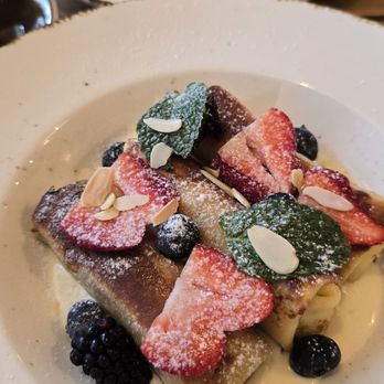 Fusion Kitchen - Mlyntsi with cottage cheese, mlyntsi with salmon - Breakfast & Brunch Near Me - Los Angeles, California Fusion Kitchen - Mlyntsi with cottage cheese, mlyntsi with salmon - Breakfast & Brunch Near Me - Los Angeles, California