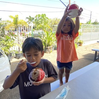Maili Shave Ice and Snacks - Mini shave ice, with ice cream of course - Desserts Near Me - Waianae, Hawaii