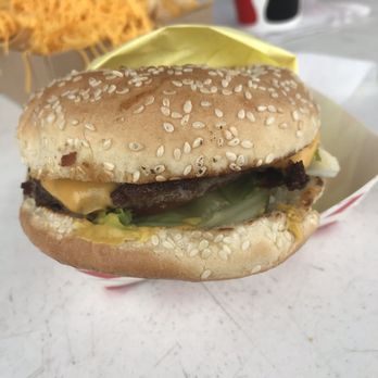 Jack's Beach Concession - I really liked the burger and it was ready fast! - Bike Rentals Near Me - Huntington Beach, California