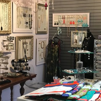 Stunning - Accessories Near Me - Ottawa, Ontario Stunning - Accessories Near Me - Ottawa, Ontario