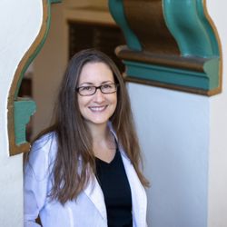 Rebecca Riggs, Acupuncture & Integrative Medicine - Dr. Rebecca Riggs