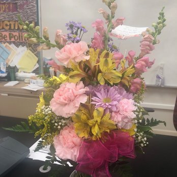 Ed McCauslen Florist - Mother's Day bouquet - Florists Near Me - Steubenville, Ohio