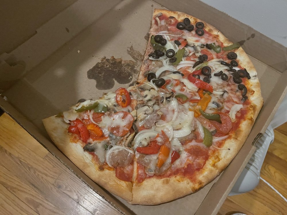 Roma  Pizza Logo