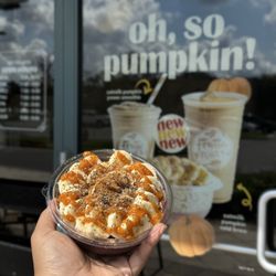 Frutta Bowls - Pumpkin Spice Bowl with Acai Base