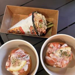 salmon yubu and spicy tuna hand roll salmon yubu and spicy tuna hand roll