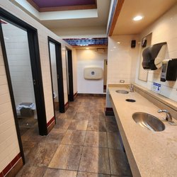 Love's Travel Stop - Women's Restroom