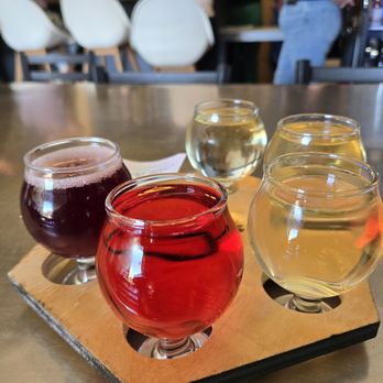 Blindwood Cider Company - Flight - Cideries Near Me - San Leandro, California Blindwood Cider Company - Flight - Cideries Near Me - San Leandro, California
