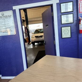 Stress-Free Auto Care - Another Customer's vehicle coming in. - Auto Repair Near Me - Castro Valley, California Stress-Free Auto Care - Another Customer's vehicle coming in. - Auto Repair Near Me - Castro Valley, California