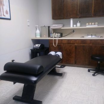 South Houston Chiropractic - One of 5 treatment rooms - Chiropractors Near Me - Houston, Texas South Houston Chiropractic - One of 5 treatment rooms - Chiropractors Near Me - Houston, Texas