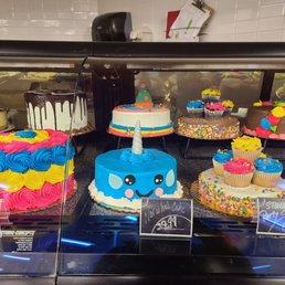 Cute & colorful cake selection - 1/2023 Cute & colorful cake selection - 1/2023