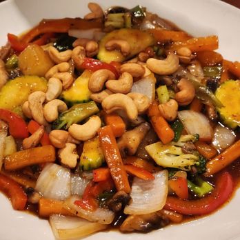 Gumrai Thai - cashew vegetable - Thai Near Me - Arlington Heights, Illinois