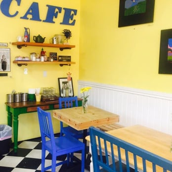 Sunny Side Kitchen - Love the country shabby chic vibe! Seriously puts you in a good mood! - Sandwiches Near Me - Escondido, California