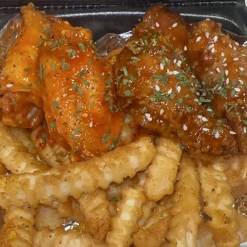Take The Wheel Restaurant - Lemon pepper hot and sweet chili wings - American Near Me - Houston, Texas Take The Wheel Restaurant - Lemon pepper hot and sweet chili wings - American Near Me - Houston, Texas