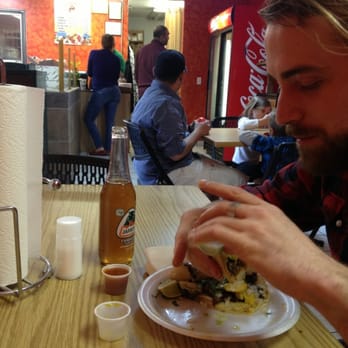 Tacos Don Joaquin - Pretty small and cosy little place. About four tables total. - Mexican Near Me - Springville, Utah