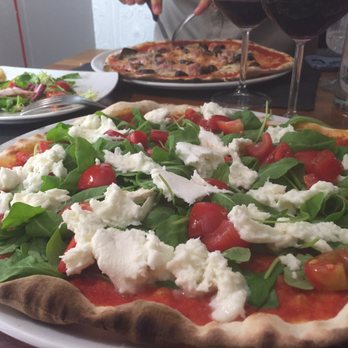 Sciuscia e Sciorbi - Fresca and Siciliano pizzas....crispy crust, yummy sauce, delicious buffalo cheese and rocket greens - Italian Near Me - Genoa, GE