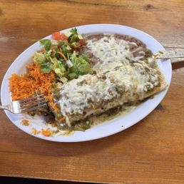 Green chile and steak burrito