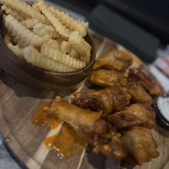 4AM Lounge Bar & Grill - Medium Honey Lemon pepper!!! Top Tier flavor! - Lounges Near Me - Lauderhill, Florida 4AM Lounge Bar & Grill - Medium Honey Lemon pepper!!! Top Tier flavor! - Lounges Near Me - Lauderhill, Florida