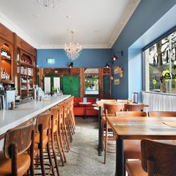 Vaporetto Bar and Eatery - Bar Area