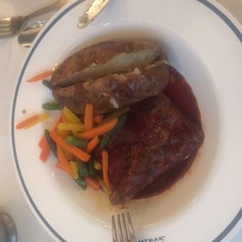 Amtrak Autotrain - Braised Short Rib Dinner Option - Train Stations Near Me - Lorton, Virginia Amtrak Autotrain - Braised Short Rib Dinner Option - Train Stations Near Me - Lorton, Virginia
