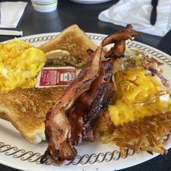 Waffle House - Cheesy eggs, bacon & potatoes