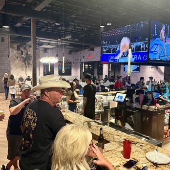 Summit Tavern - Sports Bars Near Me - North Las Vegas, Nevada
