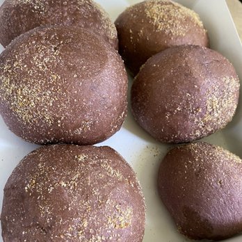 Auntie Dee's - Ube pan de sal - Bakeries Near Me - Los Angeles, California