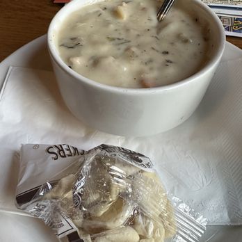 McMenamins Cornelius Pass Roadhouse - Clam chowder - New American Near Me - Hillsboro, Oregon