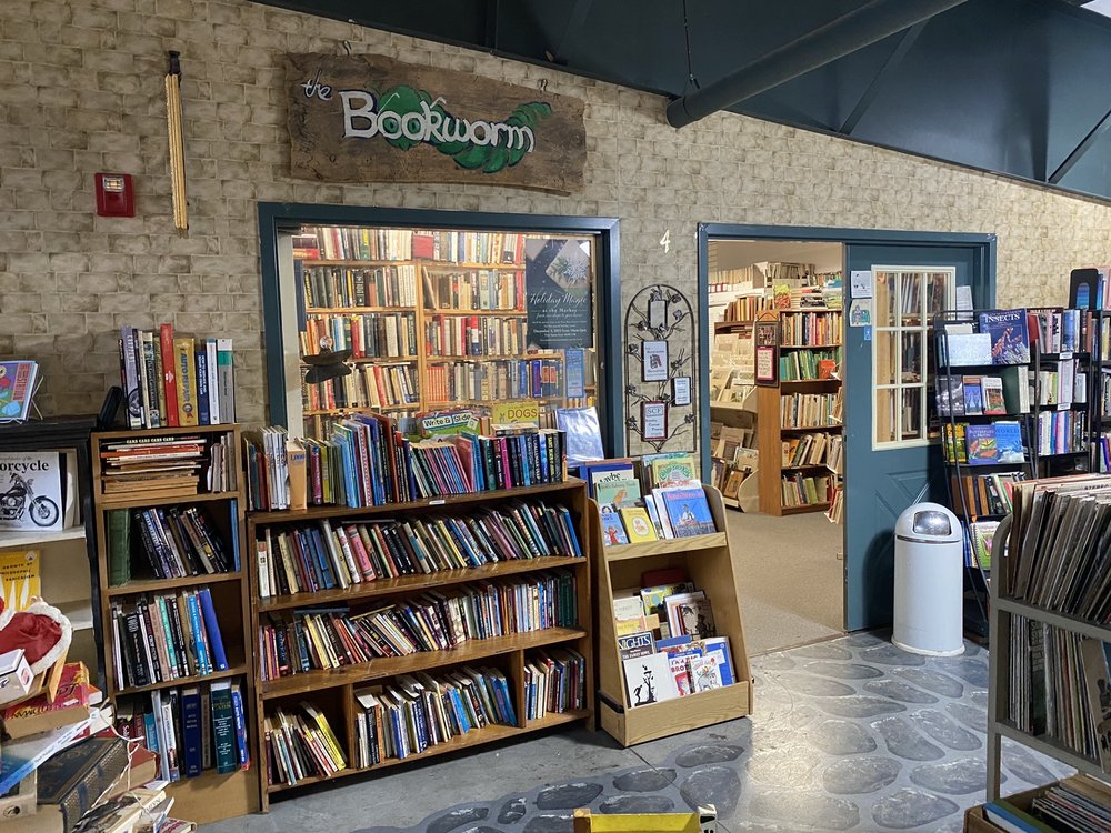 THE BOOKWORM BOOKSTORE Updated August 2024 900 Market St, Lemoyne