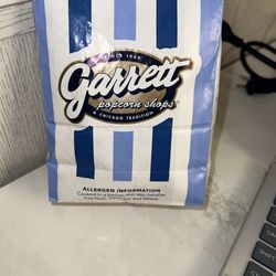 Garrett Popcorn Shops - Enjoyed their popcorn.