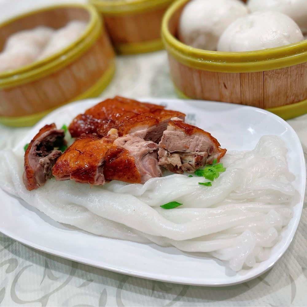 L H Restaurant - Roast Duck Rice Noodles $9.99 /roast duck good! - Dim Sum Near Me - San Francisco, California L H Restaurant - Roast Duck Rice Noodles $9.99 /roast duck good! - Dim Sum Near Me - San Francisco, California
