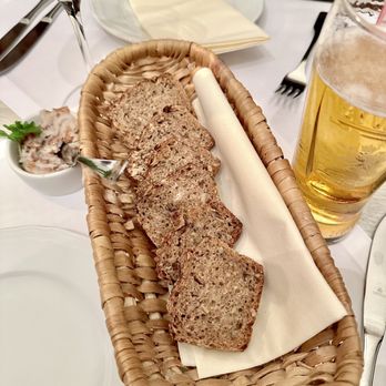 Pod Aniołami Restauracja - Complimentary bread and spread - Polish Near Me - Kraków, Massachusetts Pod Aniołami Restauracja - Complimentary bread and spread - Polish Near Me - Kraków, Massachusetts