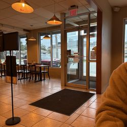 Vung Tau Pho & Grill - Interior