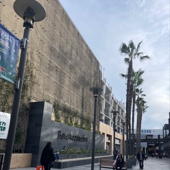 Target - Outside - Department Stores Near Me - Los Angeles, California