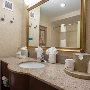 Hampton Inn Hadley-Amherst Area - Guest room bath - Hotels Near Me - Hadley, Massachusetts Hampton Inn Hadley-Amherst Area - Guest room bath - Hotels Near Me - Hadley, Massachusetts
