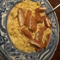Basin Street Hotel - Mac Cheese with Buffalo Chicken (minus the buffalo)