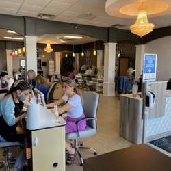 Nail Deluxe