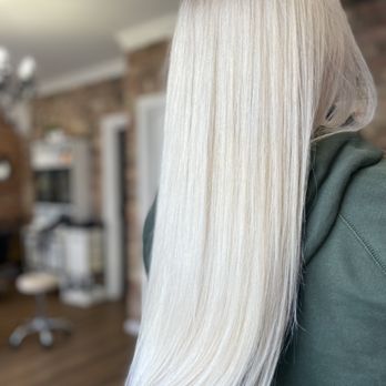Ladan - Hair Stylists Near Me - Burbank, California Ladan - Hair Stylists Near Me - Burbank, California
