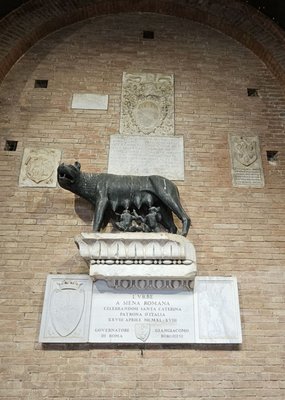 Piazza del Campo by null Piazza del Campo by null