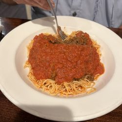Rocco's Italian Bistro - Spaghetti and meat sauce lunch portion