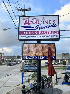 Antoine's Famous Cakes by null