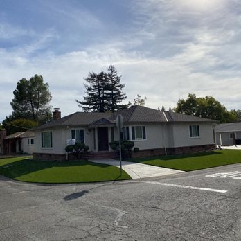 North Shore Landscape - Tiger Diamond Supreme Fescue wrapped around entire home. - Landscaping Near Me North Shore Landscape - Tiger Diamond Supreme Fescue wrapped around entire home. - Landscaping Near Me