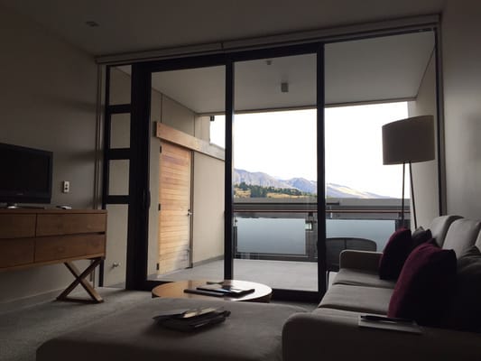 The Rees Hotel, Luxury Apartments & Lakeside Residences by null
