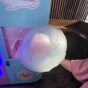 T-Swirl Crêpe - Cotton candy - Creperies Near Me - Frisco, Texas