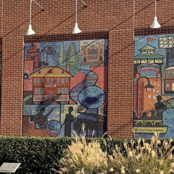 Johnny Bench Plaza - More murals - Landmarks & Historical Buildings Near Me - Oklahoma City, Oklahoma Johnny Bench Plaza - More murals - Landmarks & Historical Buildings Near Me - Oklahoma City, Oklahoma