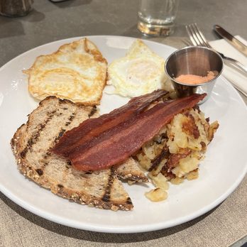 Friedman's - Eggs With Style - New American Near Me - New York, New York